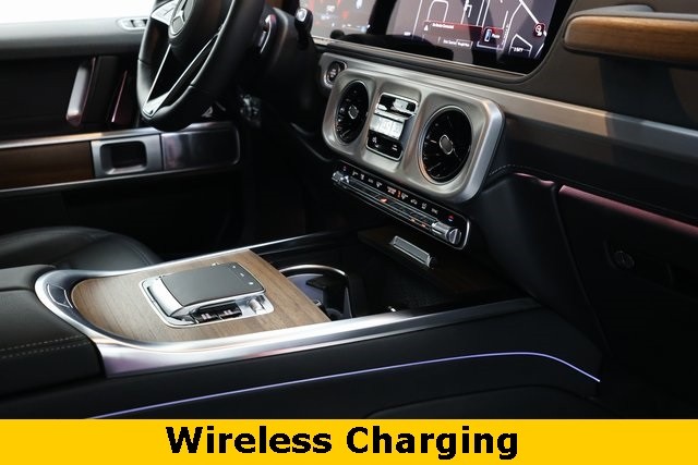 Mercedes-Benz G-Class Vehicle Image 38