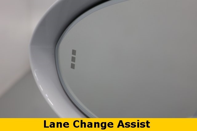 Porsche Cayenne Vehicle Image 25