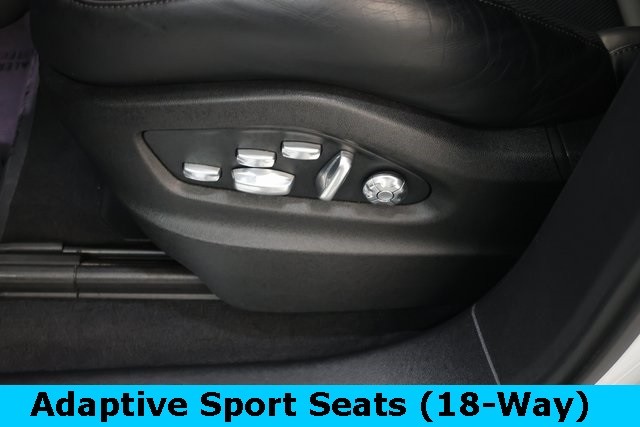 Porsche Cayenne Vehicle Image 32