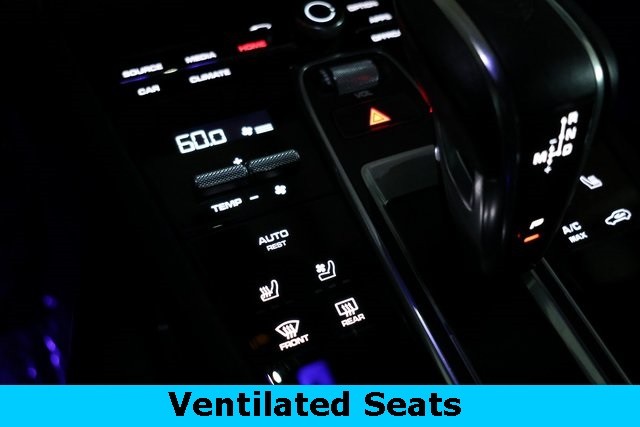 Porsche Cayenne Vehicle Image 33