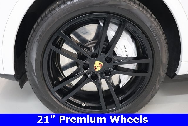 Porsche Cayenne Vehicle Image 43