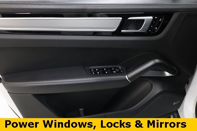Porsche Cayenne Vehicle Image 49