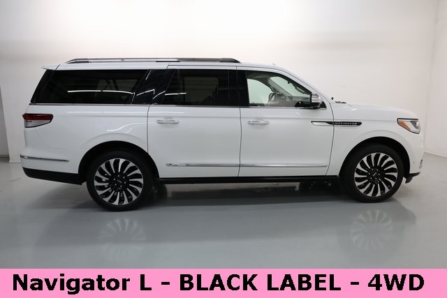 Lincoln Navigator L Vehicle Image 03