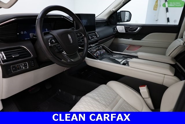 Lincoln Navigator L Vehicle Image 08
