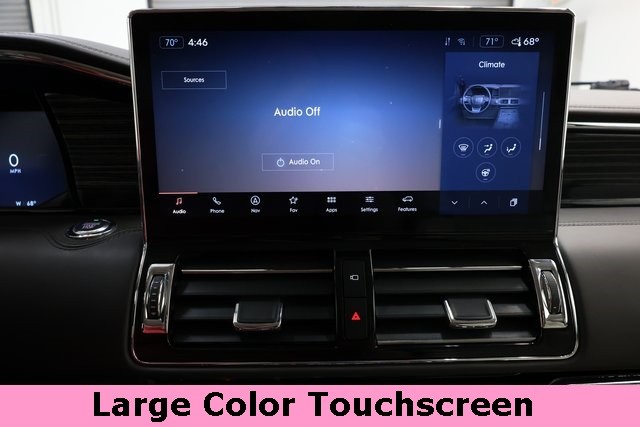 Lincoln Navigator L Vehicle Image 14