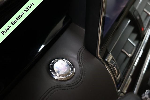 Lincoln Navigator L Vehicle Image 24