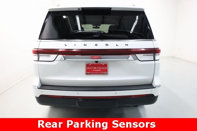 Lincoln Navigator L Vehicle Image 28