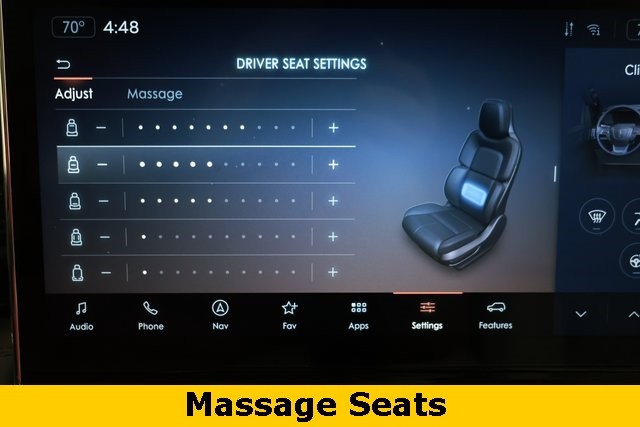 Lincoln Navigator L Vehicle Image 34