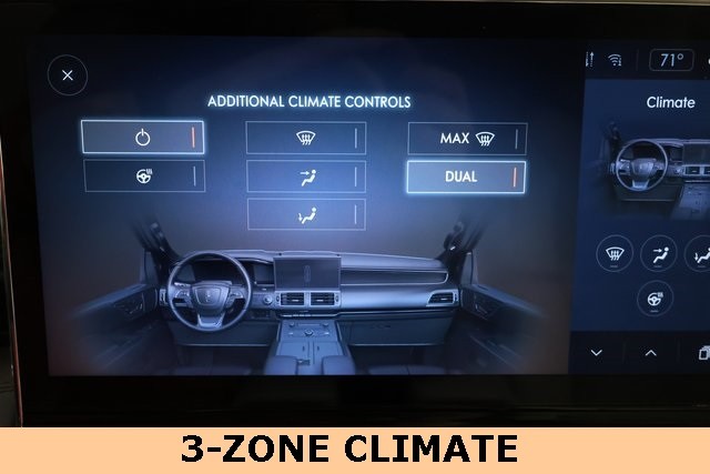Lincoln Navigator L Vehicle Image 37