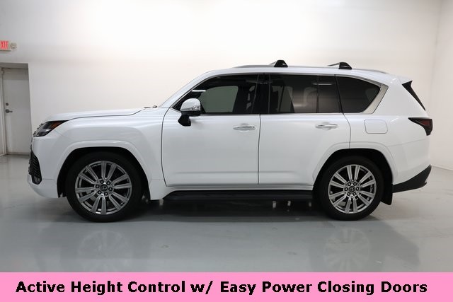 Lexus LX Vehicle Image 14