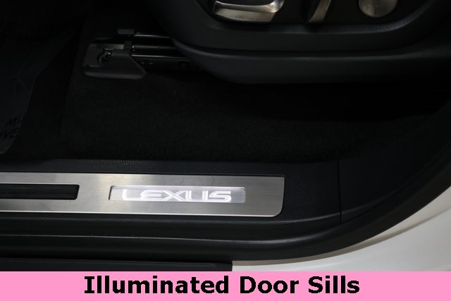 Lexus LX Vehicle Image 31