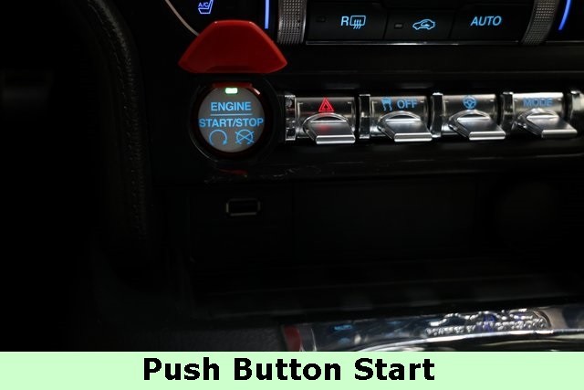Ford Mustang Vehicle Image 18
