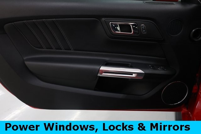 Ford Mustang Vehicle Image 36