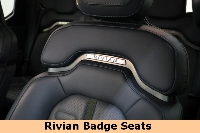 Rivian R1T Vehicle Image 13