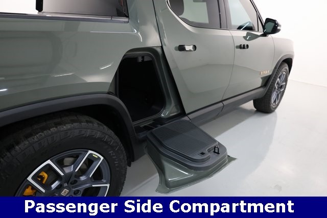 Rivian R1T Vehicle Image 17