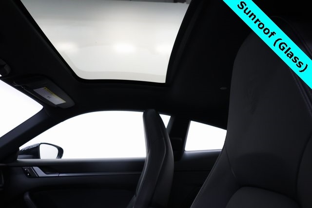 Porsche 911 Vehicle Image 25