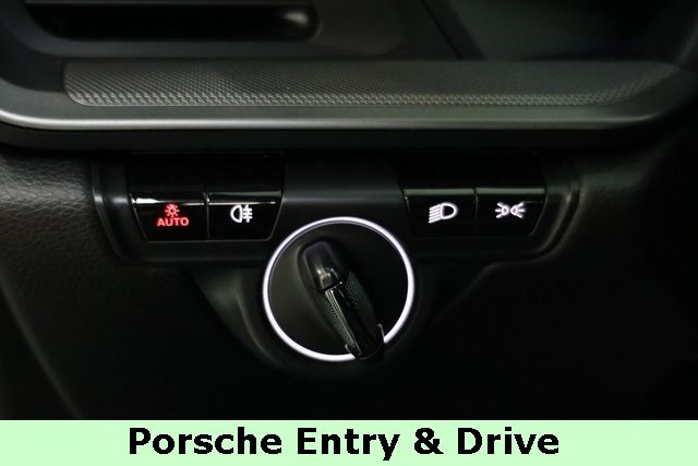 Porsche 911 Vehicle Image 26