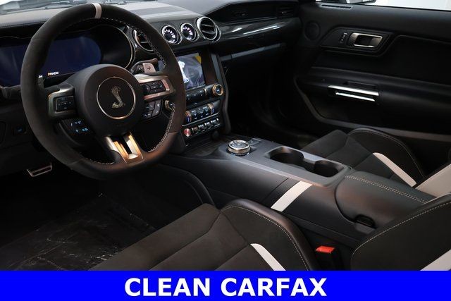 Ford Mustang Vehicle Image 09