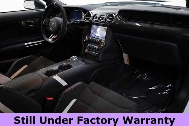 Ford Mustang Vehicle Image 16