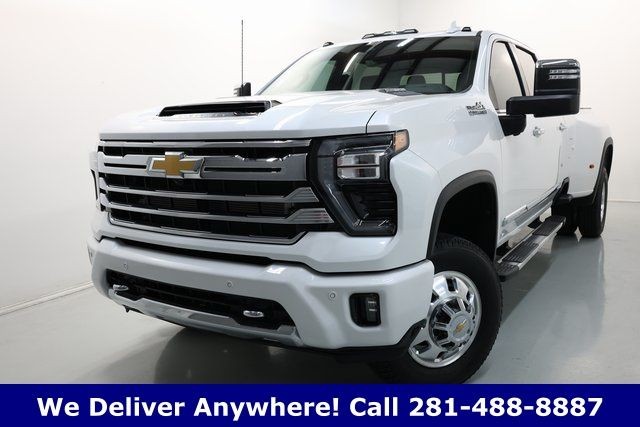 Chevrolet Silverado 3500HD Vehicle Image 02