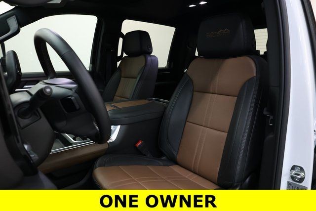 Chevrolet Silverado 3500HD Vehicle Image 09