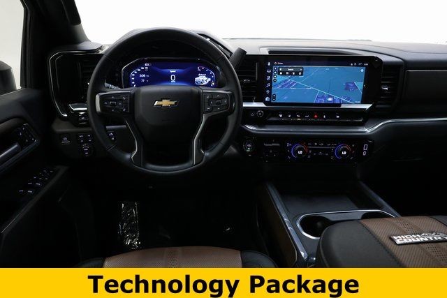 Chevrolet Silverado 3500HD Vehicle Image 12