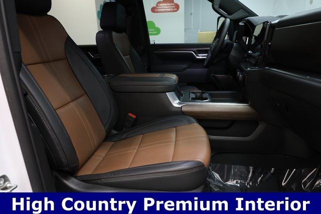 Chevrolet Silverado 3500HD Vehicle Image 13