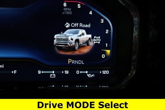 Chevrolet Silverado 3500HD Vehicle Image 33