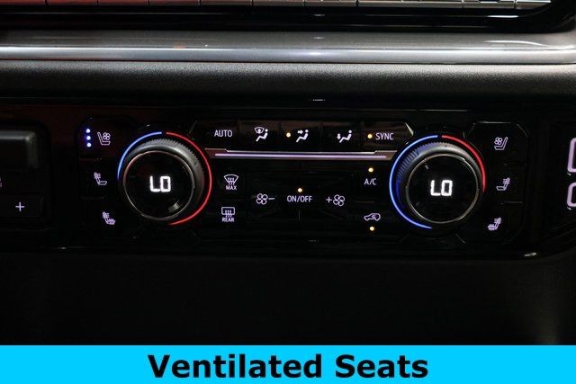 Chevrolet Silverado 3500HD Vehicle Image 36