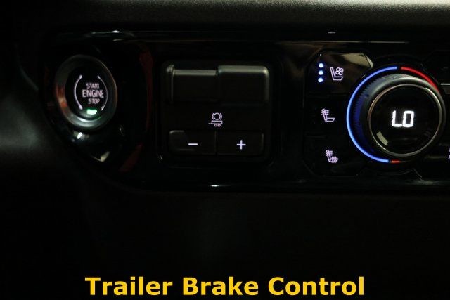 Chevrolet Silverado 3500HD Vehicle Image 50