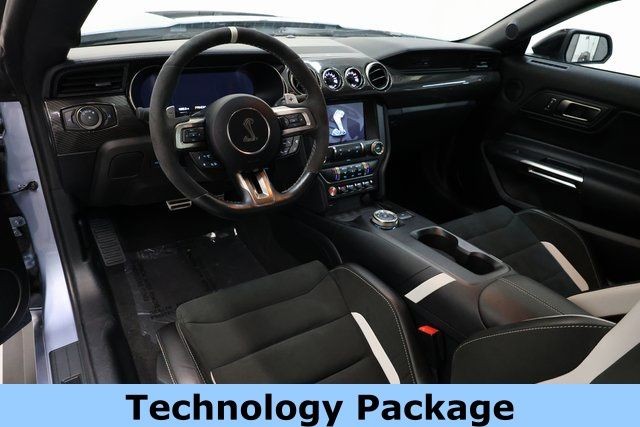 Ford Mustang Vehicle Image 13