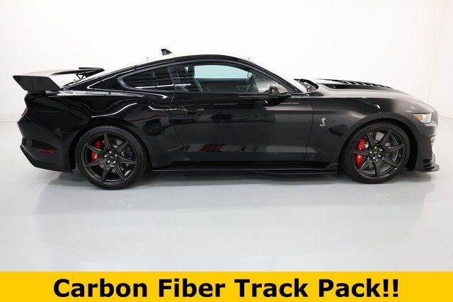 Ford Mustang Vehicle Image 13