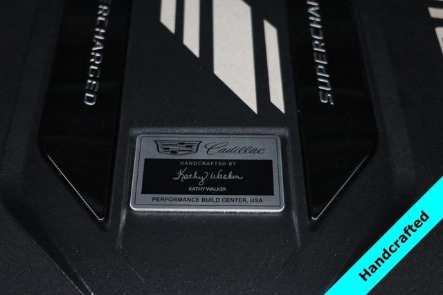 Cadillac Escalade Vehicle Image 04