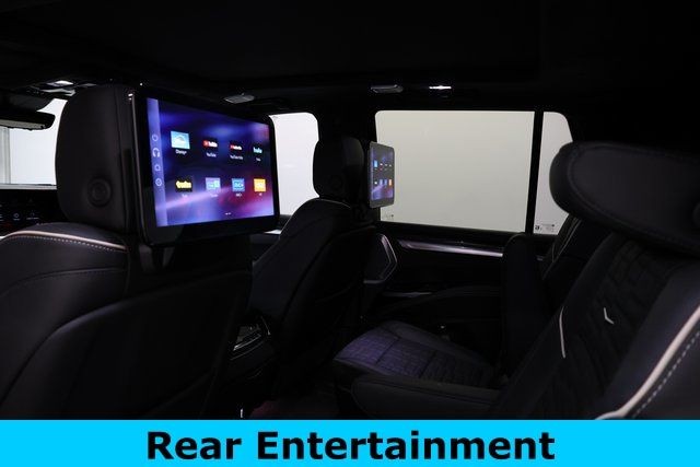Cadillac Escalade Vehicle Image 13