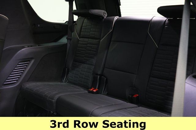 Cadillac Escalade Vehicle Image 19