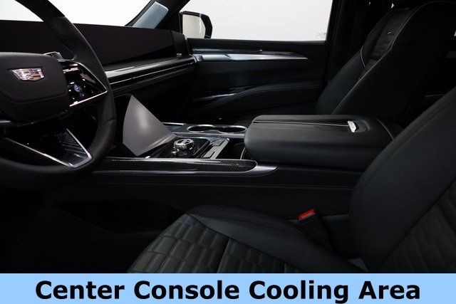 Cadillac Escalade Vehicle Image 21