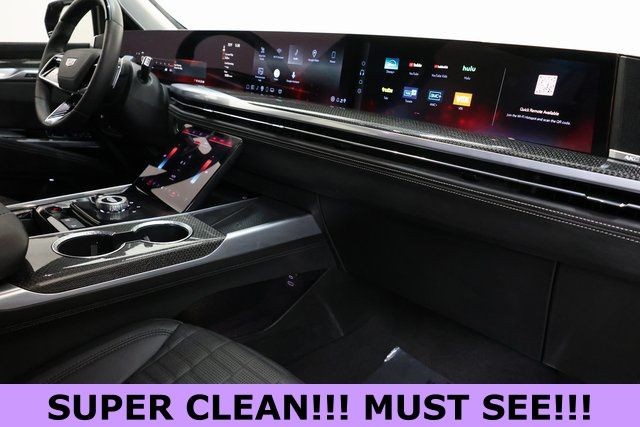 Cadillac Escalade Vehicle Image 23