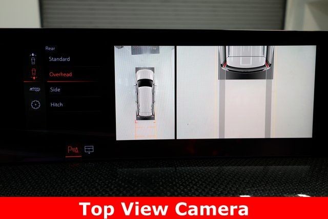 Cadillac Escalade Vehicle Image 26