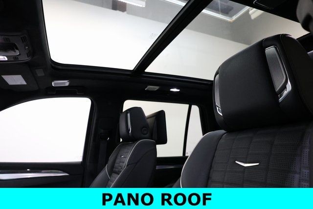 Cadillac Escalade Vehicle Image 29