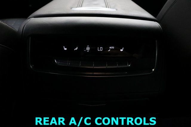 Cadillac Escalade Vehicle Image 50