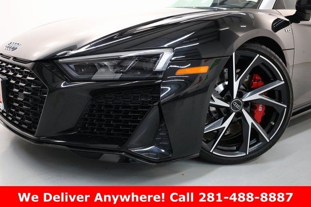 Audi R8 Vehicle Image 02