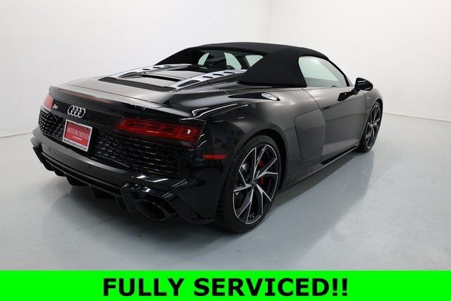 Audi R8 Vehicle Image 05