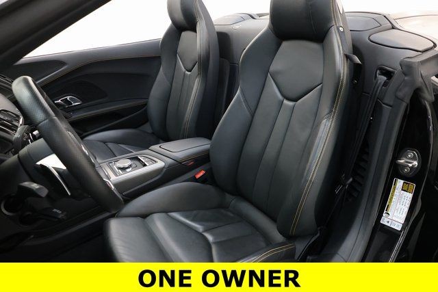 Audi R8 Vehicle Image 07