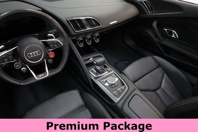 Audi R8 Vehicle Image 12