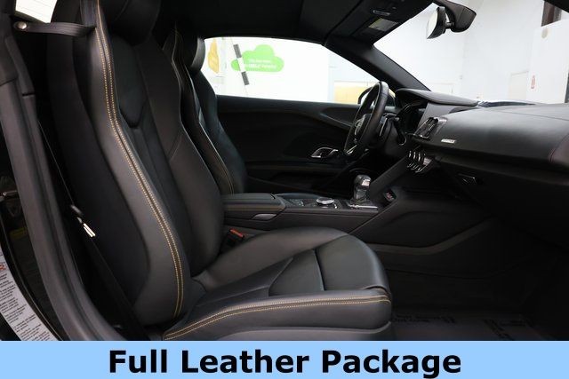 Audi R8 Vehicle Image 15