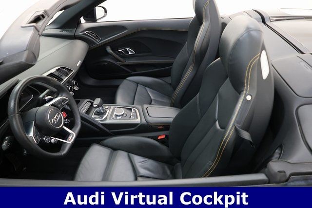 Audi R8 Vehicle Image 17