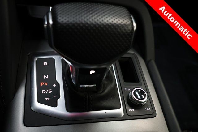 Audi R8 Vehicle Image 23