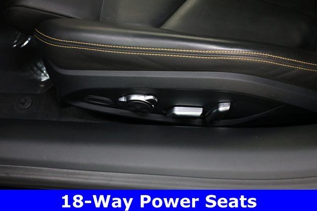 Audi R8 Vehicle Image 32
