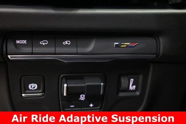 Cadillac Escalade Vehicle Image 34