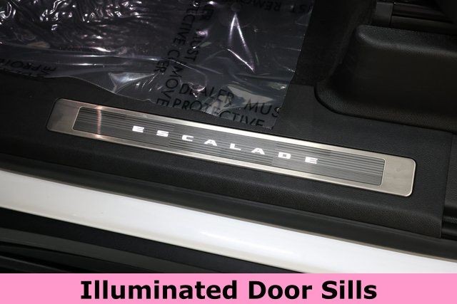 Cadillac Escalade Vehicle Image 38